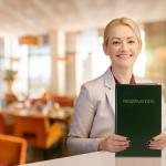 BookFactory Restaurant Reservations Book, 365 Day Table/Dinner Reservations 408 Pages, 8 7/8'' x 13 1/2'' Green Imitation Leather, Section Sewn Hardbound (Me in USA)