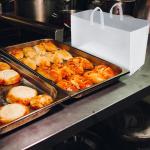 100 Pcs 22" x 14" x 15.25" Full Tray Catering Bags Take out Bags Bulk Catering Bag with Cardboard Bottom and Soft Loop Handles for Restaurant, Retail, Business