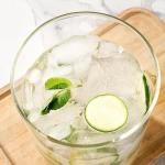 Glass Drink Dispenser with Stand,2.1 Gallons Wood Stand Cold Beverage Dispensers-Large Drink Dispensers For Parties,Bars,Restaurants